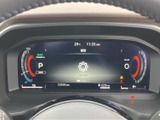 見やすいデザインのメーターは、必要な情報を正確に表示し、運転に集中できる環境を作ります。