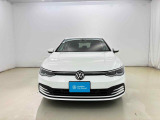 VWは小さな車も、大きな車も、平等です。クラスによって品質や安全性に差を付けない。ボディ剛性と精度、重厚なドアの音はどの車種も共通です。是非一度体感してみて下さい。