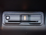 ■【ETC車載器】が装備されています。セットアップをしてお渡しとなり、ETCカードを差し込むだけで高速道路の利用が可能です。