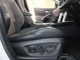 パワーシート搭載。微妙な調整が手軽にでき、ピッタリなポジションで運転することが可能です。