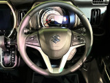 【純正革巻きステアリング】上質な革を使用することで、手にしっかり馴染みとても運転しやすいハンドルです♪