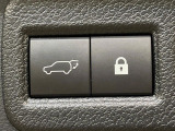 【パワーバックドア】スマートキーや運転席のボタンを押すだけでリアゲートが自動で開閉します!荷物を持っている時や、高い位置にあるバックドアを閉める際に便利な機能です♪