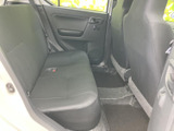 後部座席もゆったりと過ごせるスペースを確保。同乗者の方もリラックスして車内時間を楽しめます。