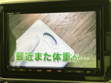 停車中にテレビや映像を楽しめる機能が装備されています。休憩時間にリラックスしたり、情報収集にも役立ちます。長距離移動も快適に。
