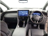 オシャレなインテリアで運転する気分も盛り上がりますよね^^