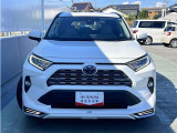 販売するすべての中古車に【ロングラン保証】が付帯します。走行距離無制限・期間は1年間です。保証修理は全国5000箇所のトヨタテクノショップにてお受けいただけます。