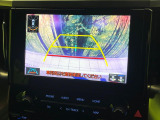 【バックカメラ】駐車時に後方がリアルタイム映像で確認できます。大型商業施設や立体駐車場での駐車時や、夜間のバック時に大活躍!運転スキルに関わらず、今や必須となった装備のひとつです!