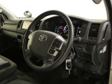 視界も広々で見晴らしの良い運転しやすいコックピットです。