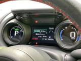 視認性の高いメーター類で、運転に必要な情報を的確に把握できます。運転に集中できる、シンプルなデザインが魅力です。