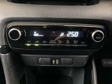 オートエアコンなので車内で快適に過ごせます。