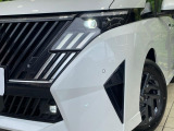 【LEDヘッドライト】悪天候や夜間走行時も良好な視界を確保し安心して運転できる高輝度LEDヘッドライトを装備!点灯速度が早く、消費電力も抑えられています。