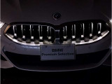 【キドニーグリル】BMWは約90年もの間、ほぼ全ての車両にひと目でBMWだと分かるこの特徴的なフロントグリルが備えられ、デザイン・アイコンとして親しまれてきました。