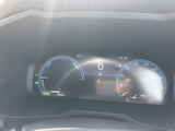 フルデジタルメーターは、視認性が高く、運転に必要な情報を的確に把握できます。落ち着いた色合いも魅力です。