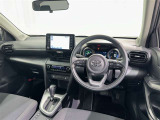 運転席まわりです。 各操作スイッチは使いやすい位置に配置されてます。