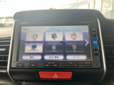 CDやラジオ、ワンセグなど、多彩なソースに対応。お好みの音楽や番組を快適に楽しめます。車内でのエンターテイメントを充実させてくれます。
