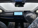 落ち着いたカラーの内装で、ゆったりと運転したい方に。
