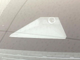【プリクラッシュセーフティ】前方の車両等を検知し、衝突しそうな時は警報で注意を促し、ブレーキを踏む力をサポート。ブレーキを踏めなかった場合は衝突被害軽減ブレーキが作動、衝突回避をサポートします。