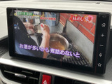 停車中には、テレビや動画をお楽しみいただけます。長距離移動の際の休憩に、リラックスした時間をお過ごしください。