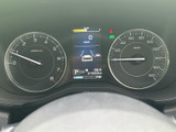 視認性の高いメーター類は、運転に必要な情報を的確にドライバーへ伝達。運転に集中できる環境です。