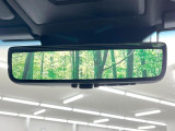 【デジタルインナーミラー】後席の大きな荷物や同乗者で後方が確認しづらい時でも安心!カメラが撮影した車両後方の映像をルームミラー内に表示。クリアな視界で状況の確認が可能です!