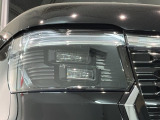 LEDヘッドライトは、点灯の瞬間から最大光量を発揮し、突然暗くなるトンネルなどでの安定感を高めます。