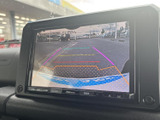 狭い道や駐車場でも安心。後方の状況をクリアに映し出し、安全な駐車をサポートします。運転に自信がない方にもおすすめです。