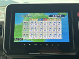 お出かけ先や休憩中に、最新のニュースや番組を楽しめます。停車中だからこそ、リラックスした時間を過ごせます。