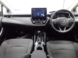 操作性のいいコックピット周りです。見通しの良い、すっきりした空間。各操作スイッチは使いやすい位置に配置されてますよ