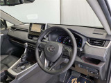 見通しのよいすっきりとした視界で、誰でも運転しやすいです。運転のしやすさは疲れにくさにも繋がりますよ♪