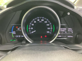 視認性の高いメーター類が、運転に必要な情報を分かりやすく伝えます。洗練されたデザインで、上質な空間を演出します。運転に集中できるでしょう。