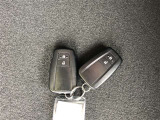 スマートキー2本付き!キーをポケットやカバンに入れておくだけでドアの施錠・開錠やエンジンスタートの操作が簡単です!