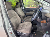 運転席シート廻りは使用感も少なく、良好な状態となっています。丁寧に使われていたことがよくわかりますね。