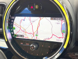 ●純正ナビ:一体感のあるナビは、高級感ある車内を演出してくれます。Bluetooth再生などオーディオ機能も充実しておりますので、運転もより楽しめます♪