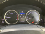 視認性の高いメーターで、速度やエンジン回転数などを確認しやすいです。運転に集中できる環境をご提供します。