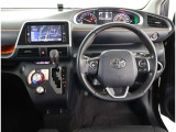見通しのよいすっきりとした視界で、誰でも運転しやすいです。運転のしやすさは疲れにくさにも繋がりますよ♪