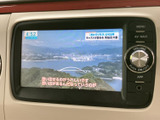 停車中にテレビや動画を楽しめる機能が搭載。ドライブの合間や休憩時間に、エンターテイメントを満喫できます。快適な時間を過ごせる一台です。
