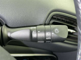 【オートライト】車外の明るさに応じて自動的にライトの点灯・消灯をしてくれます