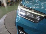 ハロゲンランプより2倍以上明るくロングライフのLEDランプ装備で、ナイトドライブも安心です。