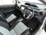 シンプルで使いやすいデザインの運転席です。