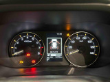 様々な車両情報を表示できるTFTマルチインフォメーションディスプレイを中央に配した視認性の高い大型2眼メーターです