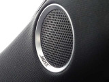 【BOSEサウンドシステム】高性能スピーカーで広がりのある、包み込むような音を体感してください。