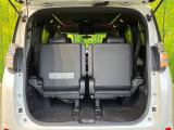 普段のお買い物や通勤、送迎等に十分な荷室スペースを確保しております。セカンドシートを倒すと、大きな荷物の積載も可能です♪