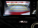 バックモニター付きで慣れない駐車場や車庫入れをサポートします。