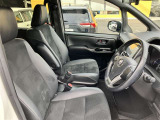 見通しのよいすっきりとした視界で、誰でも運転しやすいです。運転のしやすさは疲れにくさにも繋がりますよ♪