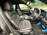 運転席シート廻りは使用感も少なく、良好な状態となっています。丁寧に使われていたことがよくわかりますね。