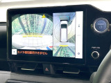 【パノラミックビューモニター】専用のカメラにより、上から見下ろしたような視点で360度クルマの周囲を確認することができます☆死角部分も確認しやすく、狭い場所での切り返しや駐車もスムーズに行えます。