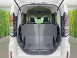 普段のお買い物や通勤、送迎等に十分な荷室スペースを確保しております。セカンドシートを倒すと、大きな荷物の積載も可能です♪