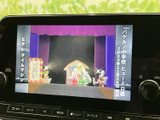 停車中に、地上デジタル放送を楽しめるTV機能。長距離移動の休憩時間などに、リラックスした時間を過ごせます。エンターテイメント性が高まります。