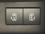 【両側パワースライドドア】スマートキーや運転席のスイッチで後席両側スライドドアの開閉が可能♪電動だから力を入れてドアを開ける必要が無く、小さなお子様でも簡単に開け閉めでき快適です♪