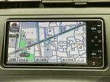 高機能ナビゲーションシステムが、快適なドライブをサポート。地図表示に加え、オーディオ操作もまとめて行えます。